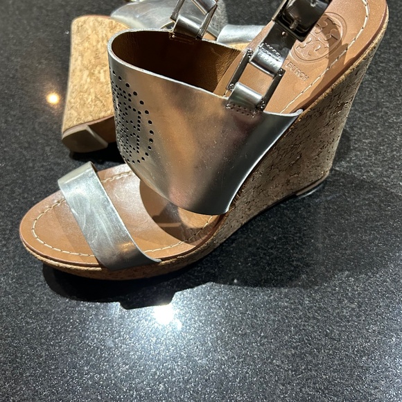 Tory Burch sandals - Picture 1 of 4